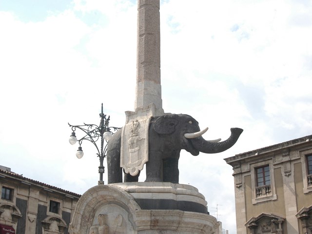 Fontana dell elefante.jpg